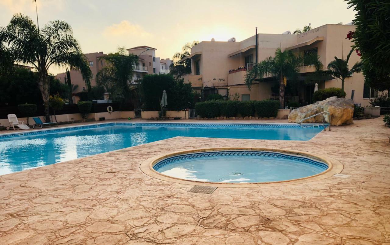 Private Apartment At Aristo Universe III With Pool Paphos Extérieur photo