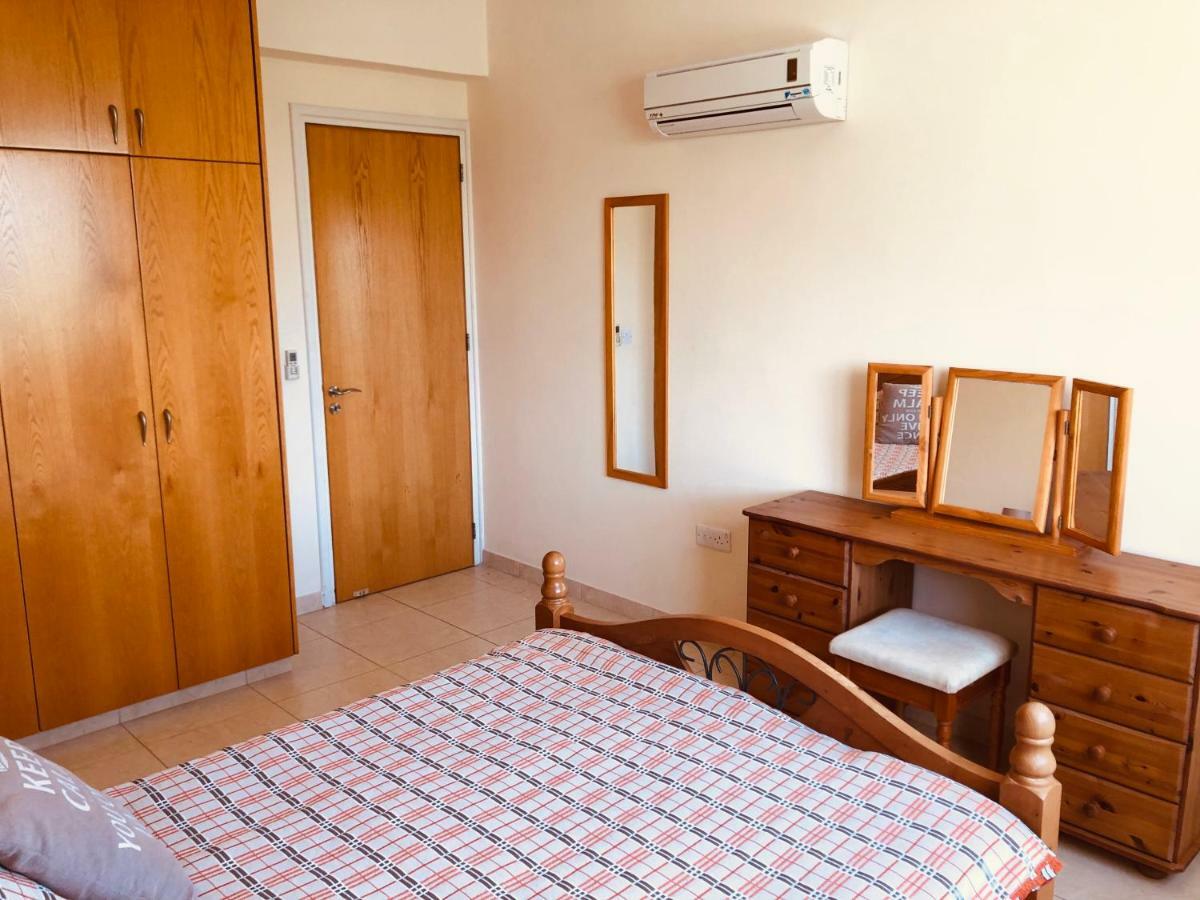 Private Apartment At Aristo Universe III With Pool Paphos Extérieur photo